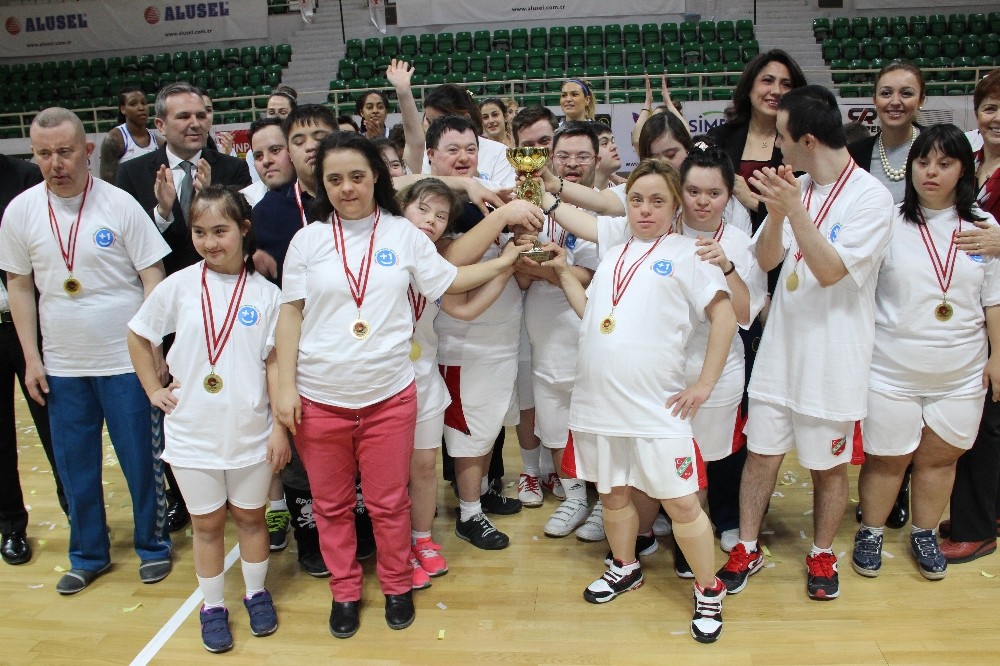Down sendromlu sporcular şampiyonluk adayına fark attı
 İzmir Bornova Spor_Haberleri