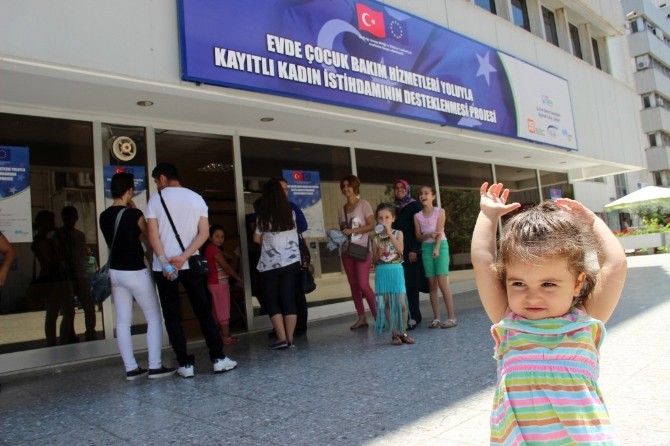 (Özel) Annelerin Yüzü Güldü, Evde Çocuk Bakımı Başladı Aydın Didim
