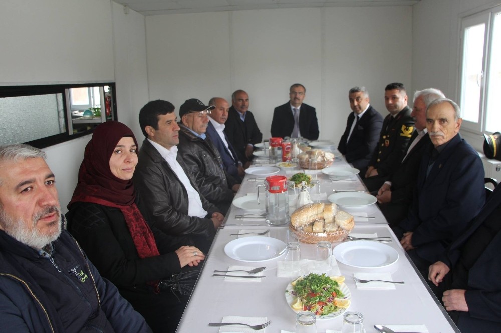 Hisarcık Kaymakamı ve Belediye Başkanı şehit aileleri ve gazilerle yemekte bir araya geldi
 Kütahya Emet Yerel_Haberler