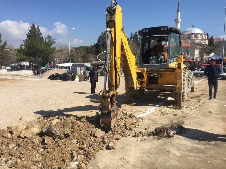 Gördes Şehit Makbule Hanım Meydanı yenileniyor
 Manisa Gördes Yerel_Haberler