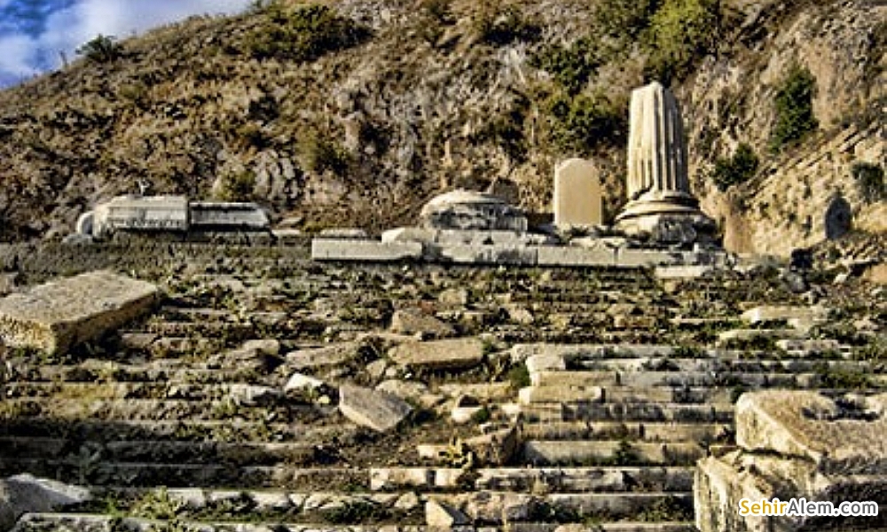 Bergama Dionysos Tapınağı, İzmir, Bergama, Tarihi Yerler