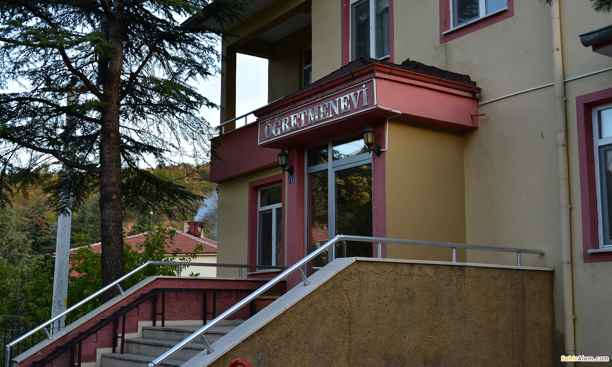 Şaphane Öğretmen Evi Kütahya Şaphane Devlet Kurumları