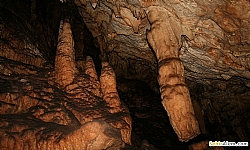 Karacasu  Sırtlanini Mağarası Karacasu  Sırtlanini Mağarası, Aydın, Karacasu, Gezilecek Yerler