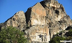 Kırkağaç Firig Türü Kaya Mezarları Manisa Kırkağaç Tarihi Yerler