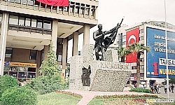 İzmir Hasan Tahsin İlk Kurşun Anıtı İzmir İzmir Merkez Tarihi_Yerler