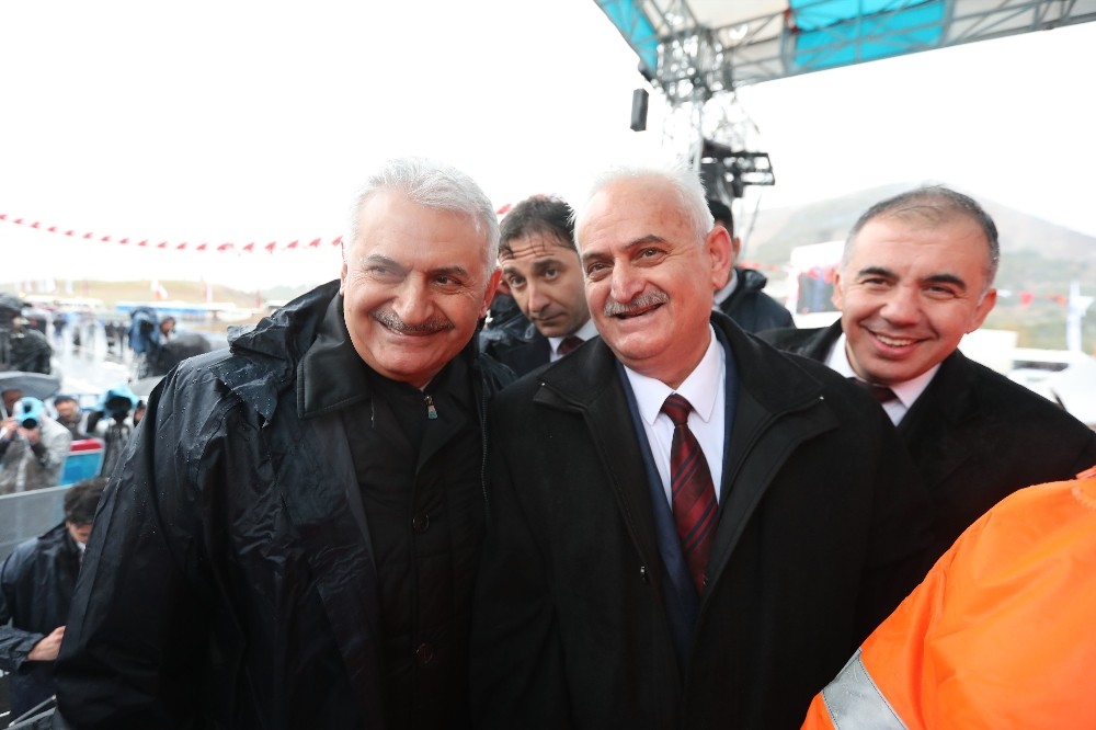 zmir Kemalpaa Politika_Haberleri - (zel haber) Babakan Yldrm benzeriyle bulutu
