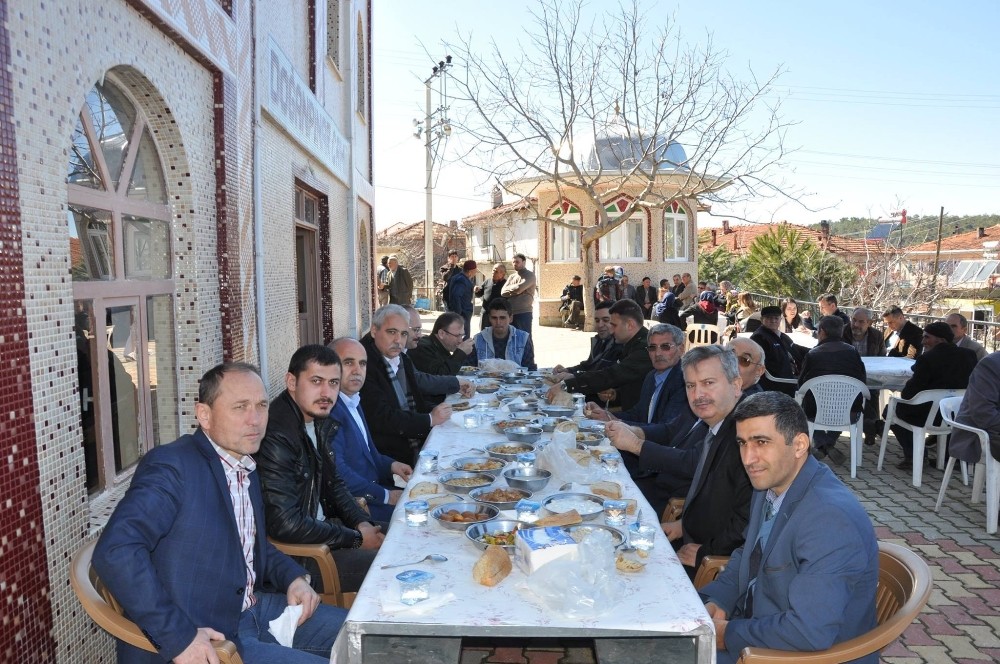 Manisa Grdes Yerel_Haberler - Grdesli ehit iin hayr yemei
