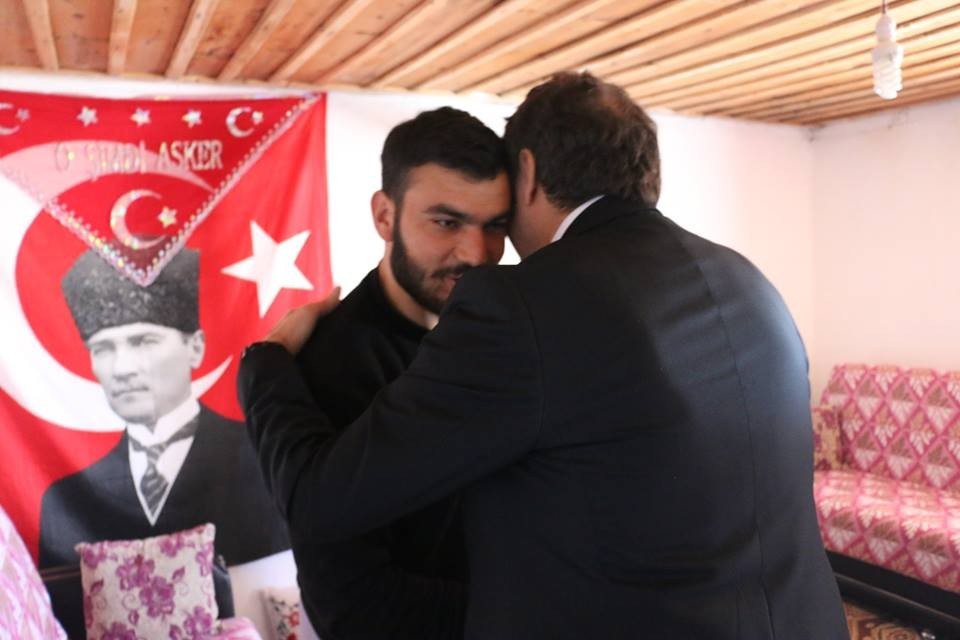 Manisa Selendi Yerel_Haberler - Bakan Savatan El Bab gazisine ziyaret
