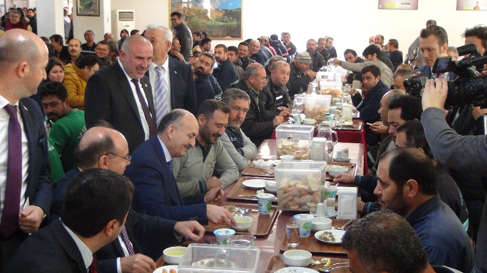 Mula  Politika_Haberleri - alma ve Sosyal Gvenlik Bakan Mehmet Mezzinolu;
